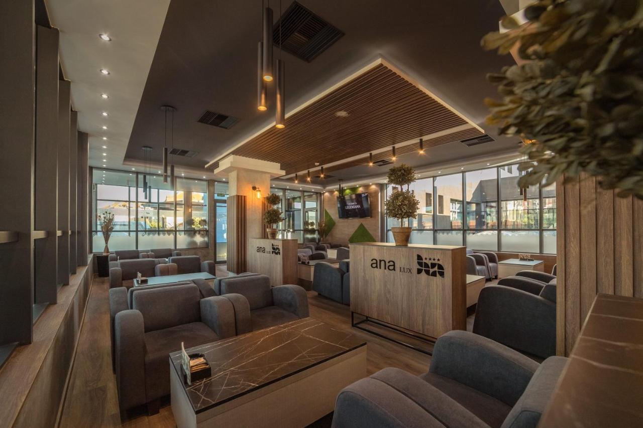Hotel Ana Lux Spa ปิโรต์ ภายนอก รูปภาพ