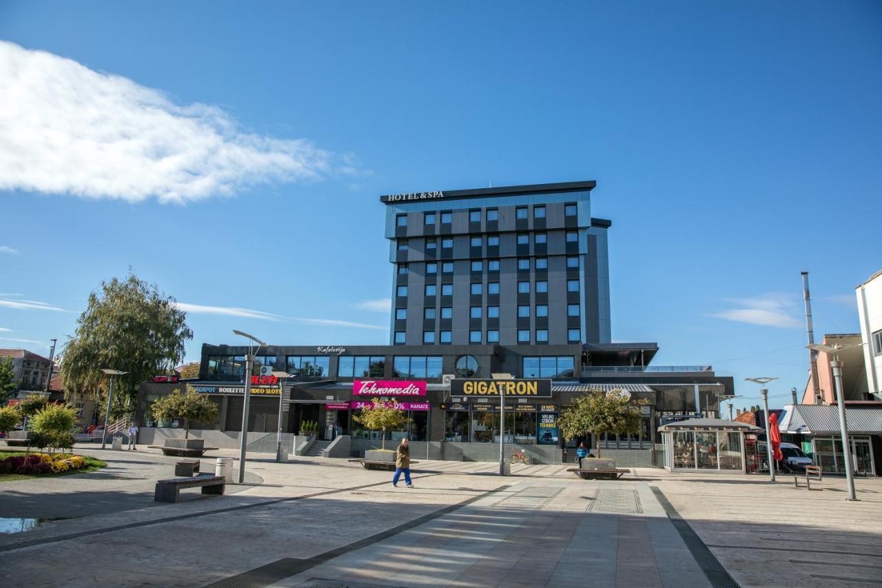 Hotel Ana Lux Spa ปิโรต์ ภายนอก รูปภาพ