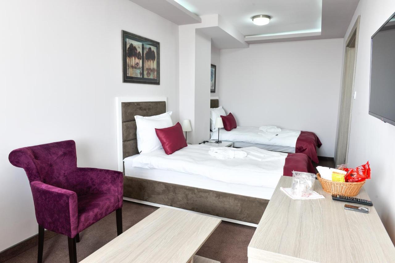 Hotel Ana Lux Spa ปิโรต์ ห้อง รูปภาพ