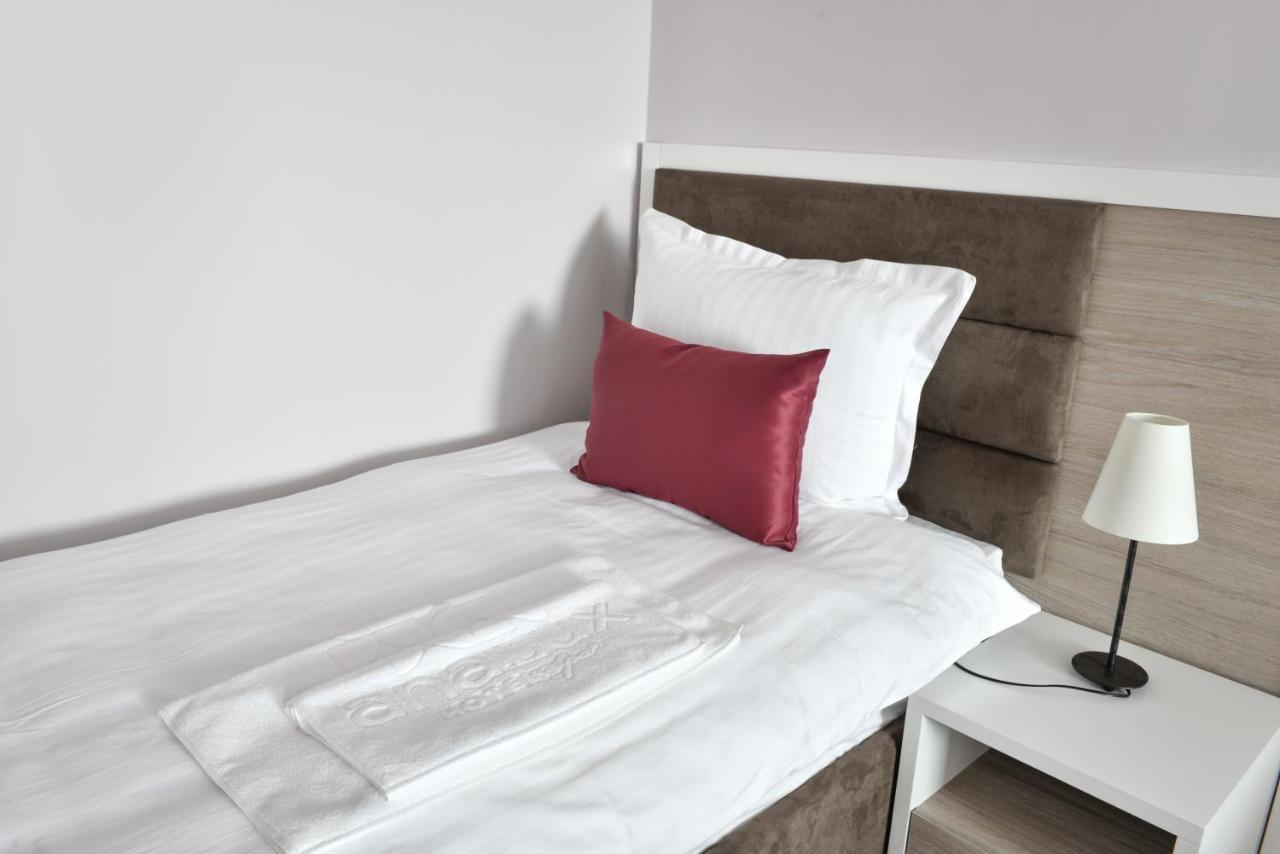 Hotel Ana Lux Spa ปิโรต์ ห้อง รูปภาพ