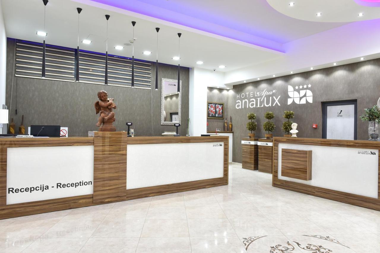 Hotel Ana Lux Spa ปิโรต์ ภายนอก รูปภาพ